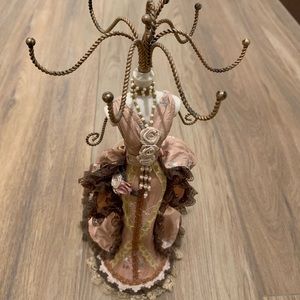 Necklace jewelry holder!